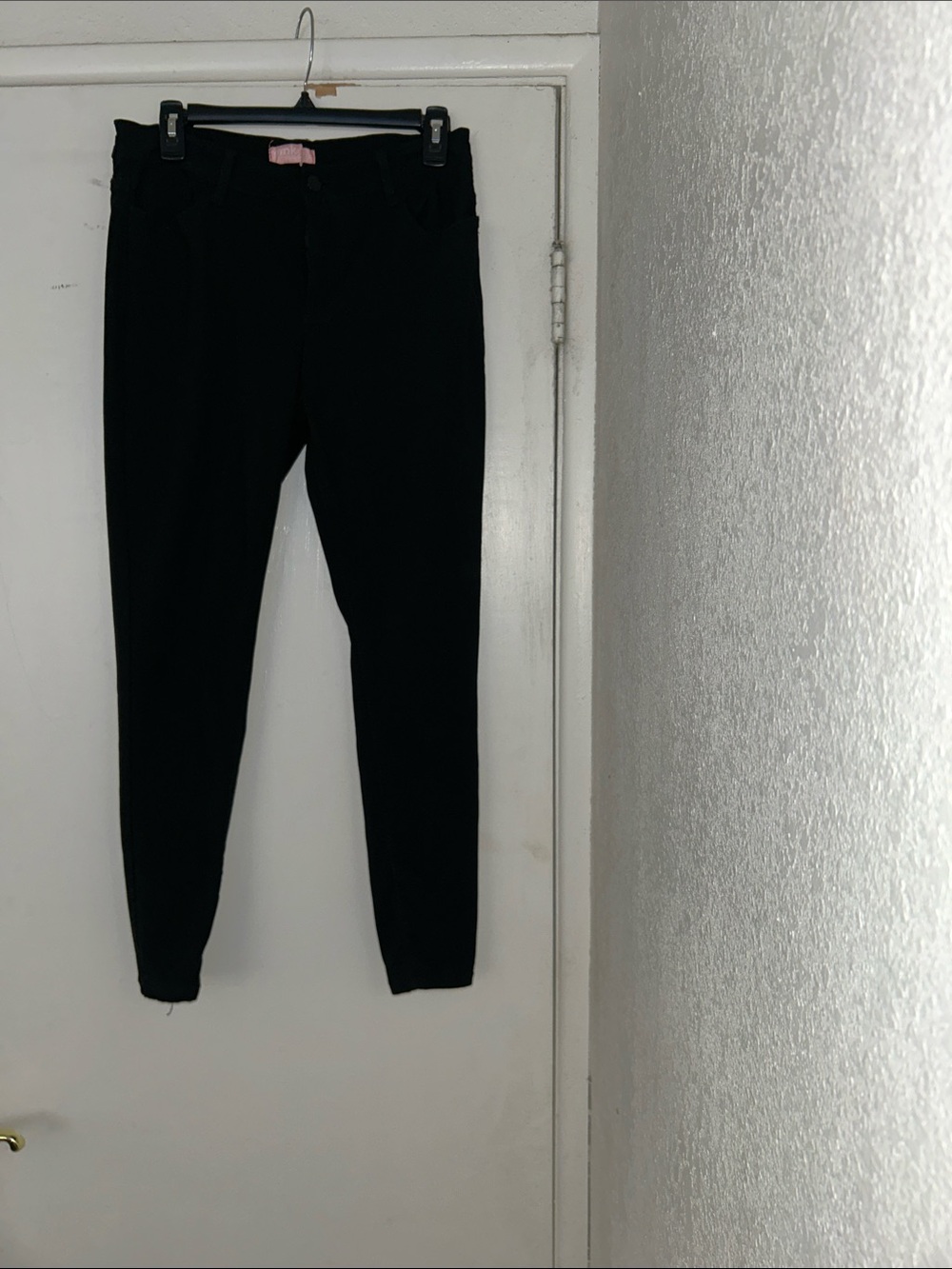 Women's Skinny Jeans in Black - Sleek Everyday Fit